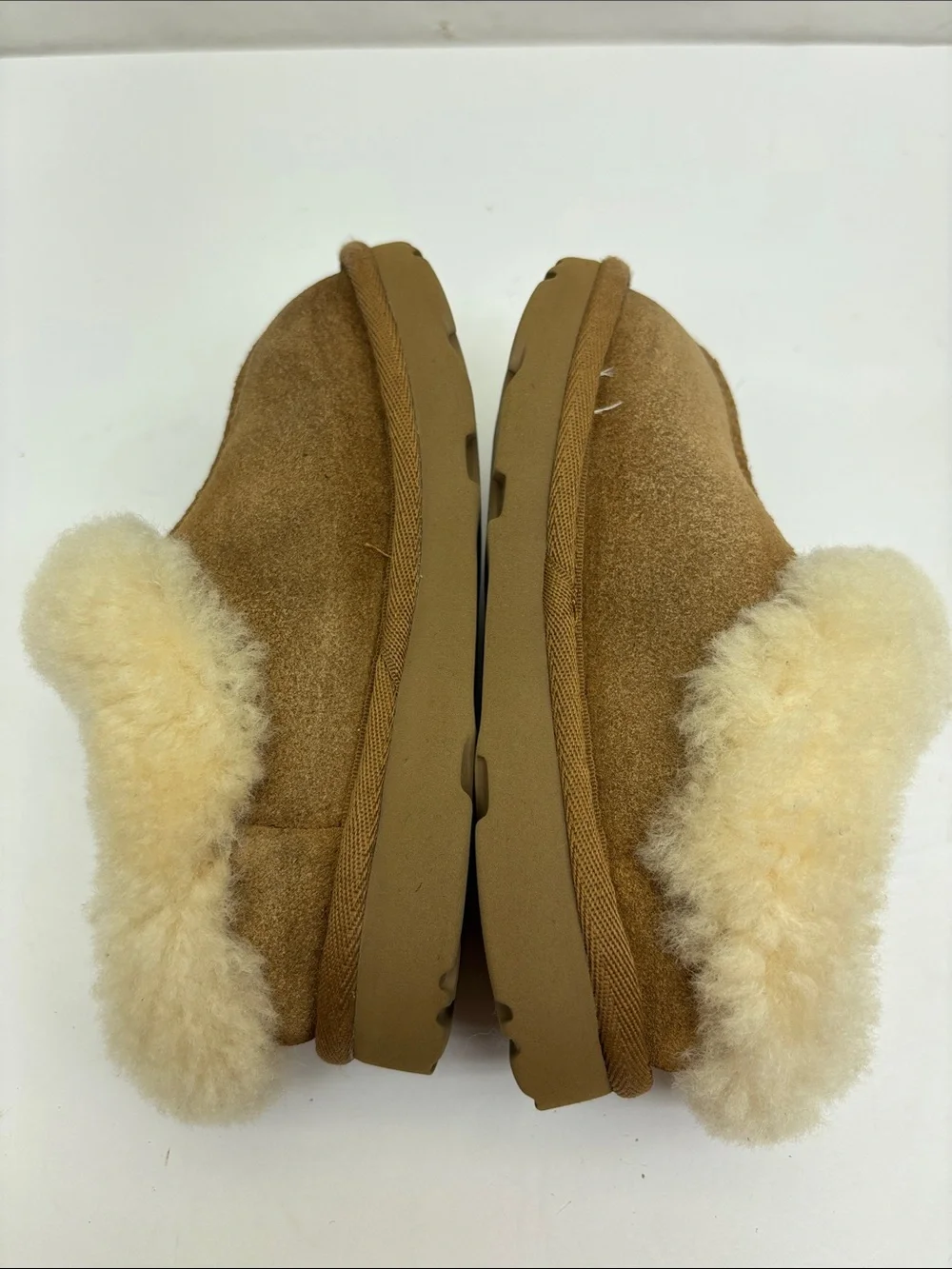 UGG Cozy Slippers for toddler girl, SZ 10, box 75